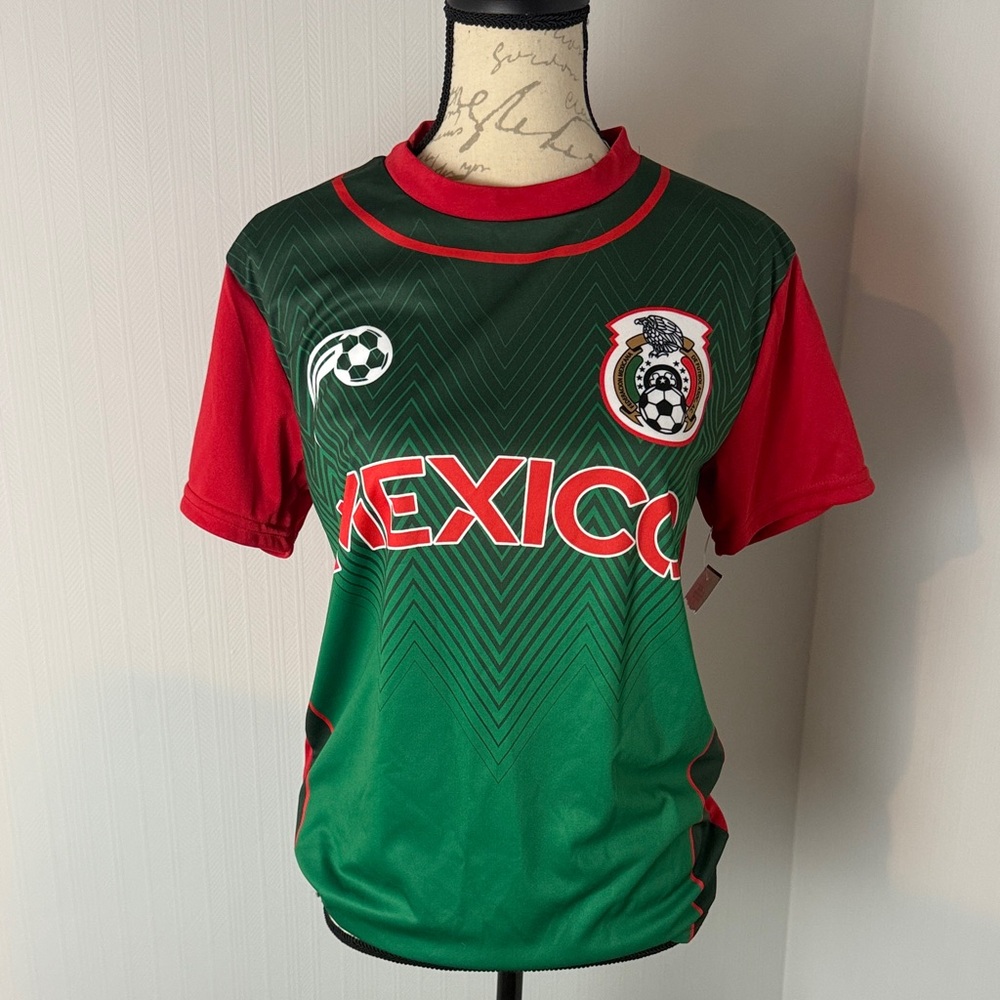 Mexico Soccer Jersey - Green & Red Unisex size Small